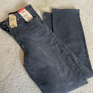 Levi's Women's Straight Leg Jeans NWT